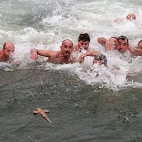 Φανάρι: Επεσαν και «Τούρκοι» για το&nbsp;σταυρό!