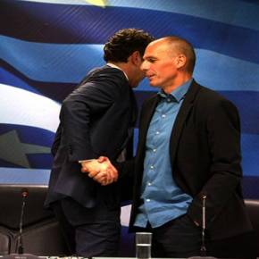 ΑΚΟΜΑ KAI ΟΙ «ΕΧΘΡΟΙ» ΥΠΟΚΛΙΝΟΝΤΑΙ ΣΤΟΝ Γ.ΒΑΡΟΥΦΑΚΗ Η φράση του Γ. Ντάισελμπλουμ προς τον Γ.Βαρουφάκη: «Μόλις «σκότωσες» την&nbsp;Τρόικα»