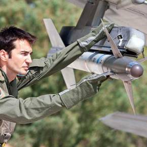 Ετοιμάζουν ¨βροντερή υποστήριξη»οι Αεροπόροι μας στο Πολεμικό&nbsp;Ναυτικό!