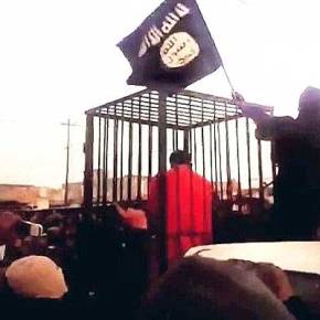 Το Ισλαμικό Κράτος περιφέρει σε κλουβιά 17 Κούρδους Πεσμεργκά&nbsp;(βίντεο)