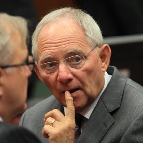 Γ.ΣΑΚΕΛΑΡΙΔΗΣ: «ΚΑΙ ΕΜΕΙΣ ΜΠΟΡΟΥΜΕ ΝΑ ΠΟΥΜΕ ΟΤΙ Η ΓΕΡΜΑΝΙΑ ΕΙΝΑΙ ΑΝΕΥΘΥΝΗ»Απάντηση-κεραυνός από το Μέγαρο Μαξίμου σε Β.Σόιμπλε: «Λυπούμαστε που ο γερμανικός λαός έχει αυτοκαταστροφική κυβέρνηση»