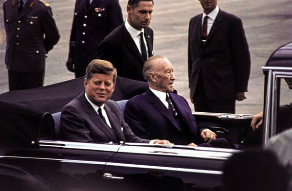 Kennedy-mit---Adenauer--