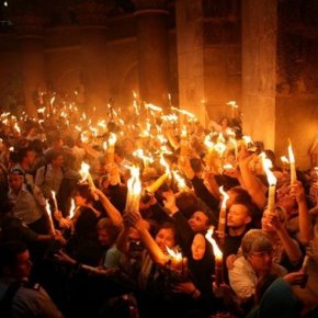 ΑΓΙΟΝ ΦΩΣ: Το θαύμα του Μεγάλου Σαββάτου στον Τάφο Του&nbsp;Χριστού!