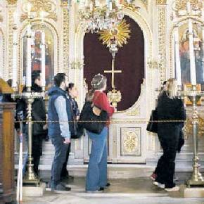ΚΑΙ ΦΕΤΟΣ ΚΟΣΜΟΣΥΡΡΟΗ ΤΟΥΡΚΩΝ ΠΡΟΣΚΥΝΗΤΩΝ ΣΤΟΝ ΑΓΙΟ ΓΙΩΡΓΗ&nbsp;ΠΡΙΓΚΗΠΟΥ