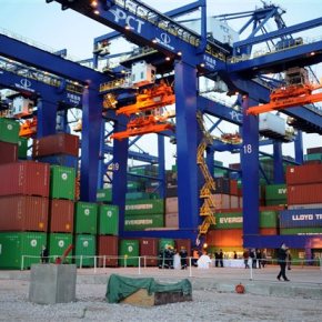 Αντιφατικές δηλώσειςγια το θέμα του λιμανιού του ΠειραιάReuters: Σύγχυση από την πολιτική της ελληνικής κυβέρνησης για τις ιδιωτικοποιήσεις