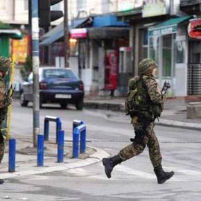 Συνεχίζονται οι μάχες στο Κουμάνοβο – Δεκάδες νεκροί και τραυματίες – Οι Σέρβοι συγκεντρώνουν δυνάμεις στο Πρέσεβο&nbsp;(vid)