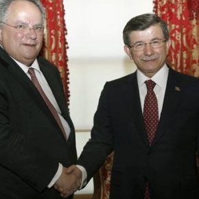 Σε πολύ καλό κλίμα συζήτησαν σειρά ζητημάτων Κοτζιάς και&nbsp;Νταβούτογλου