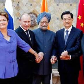 «Στροφή» στα ΒRICS χωρίς μνημόνιο – Ανακοίνωσε την πρώτη «πιστολιά» κατά της ΕΚΤ ο&nbsp;Γ.Βαρουφάκης