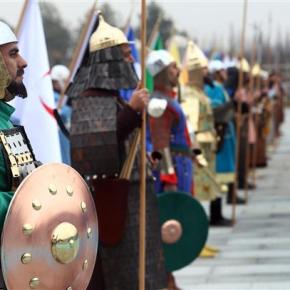 Τούρκοι στρατιώτες ντυμένοι Οθωμανοί κατά παραγγελία του Ρ.&nbsp;Ερντογάν