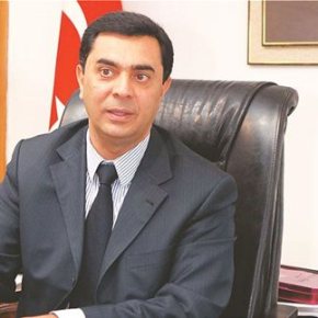 Ο υπουργός Εξωτερικών του παράνομου κατοχικού καθεστώτος στη Κύπρο Οζντίλ Ναμί, ο νέος διαπραγματευτής των Τουρκοκυπρίων για τις συνομιλίες στο&nbsp;Κυπριακό