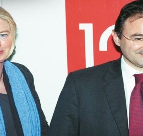 ΒΡΗΚΕ ΔΟΥΛΕΙΑ Ο ΠΑΠΑΚΩΝΣΤΑΝΤΙΝΟΥ! Χωρίς… έξοδα και «πλάι» στην Ολλανδή συζυγό&nbsp;του!