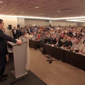 Σε σκληρή γραμμή ο Τσίπρας στην ΚΕ του ΣΥΡΙΖΑ: Κάναμε υποχωρήσεις αλλά δεν θα υποχωρήσουμε σε ακραίες και παράλογες&nbsp;απαιτήσεις