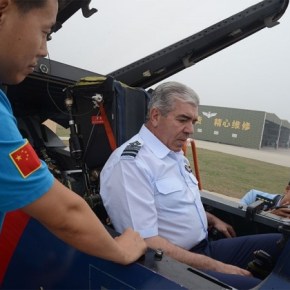 «Πέταξε» μαχητικό της Κίνας ο Α/ΓΕΑ – Φωτογραφίες από το&nbsp;Πεκίνο