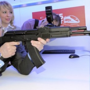 Ποια είναι η αλήθεια για τα Καλάσνικοφ made in Greece και γιατί ενοχλούνται τόσο οι&nbsp;«σύμμαχοι»