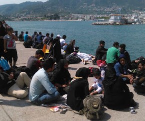 ΑΝ ΔΕΝ ΕΙΝΑΙ ΑΥΤΟ ΕΙΣΒΟΛΗ…. ΤΙ ΕΙΝΑΙ ; ΚΡΑΥΓΗ ΑΓΩΝΙΑΣ ΑΠΟ ΤΗΝ ΛΕΣΒΟ! 3.000 ΛΑΘΡΟΜΕΤΑΝΑΣΤΕΣ ΕΧΟΥΝ ΚΑΤΑΚΛΥΣΕΙ ΤΟ&nbsp;ΝΗΣΙ!