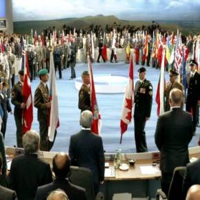 ΟΡΟΣΗΜΟ ΕΞΕΛΙΞΕΩΝ ΑΠΟΤΕΛΕΣΕ Η ΕΠΙΣΚΕΨΗ Α.ΤΣΙΠΡΑ ΣΤΗΝ ΑΓΙΑ ΠΕΤΡΟΥΠΟΛΗ Έκκληση του αναπληρωτή γ.γ. του ΝΑΤΟ προς τους δανειστές: «Αν δεν τα βρείτε με την Ελλάδα θα τους χάσουμε και από&nbsp;συμμάχους»