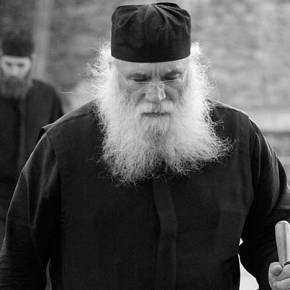 Ο Γέροντας Νεκτάριος Μουλατσιώτης για το κλείσιμο των&nbsp;τραπεζών