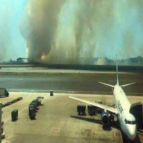 ΦΩΤΙΑ ΣΤΟ ΦΙΟΥΜΙΤΣΙΝΟ: Ανεστάλησαν οι απογειώσεις από το αεροδρόμιο της&nbsp;Ρώμης