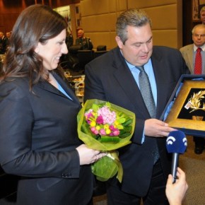 «ΑΝ ΤΑ ΚΑΤΑΦΕΡΟΥΝ ΑΥΤΟΣ ΘΑ ΕΙΝΑΙ Ο ΚΑΝΟΝΑΣ ΠΛΕΟΝ ΣΤΗΝ ΕΥΡΩΠΗ»Ζ.Κωνσταντοπούλου: »Στην Ελλάδα γίνεται πραξικόπημα και δεν πρέπει να ολοκληρωθεί – Mην ψηφίσετε το&nbsp;Μνημόνιο»