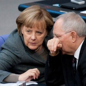 Ρουκέτα από Μέρκελ: «Ναι» σε κούρεμα, αλλά εκτός&nbsp;Ευρωζώνης