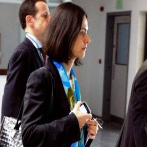 ΚΥΒΕΡΝΗΣΗ: «ΤΑ ΠΡΟΒΛΗΜΑΤΑ ΕΧΟΥΝ ΕΠΙΛΥΘΕΙ» – ΔΝΤ: «ΔΕΝ ΕΡΧΟΜΑΣΤΕ ΕΑΝ ΔΕΝ ΑΝΟΙΞΟΥΝ ΤΑ ΥΠΟΥΡΓΕΙΑ» Τραγέλαφος: Η διαβόητη Ρουμάνα Ν.Βελκουλέσκου του ΔΝΤ απαιτεί «γη και ύδωρ» για να έρθει στην&nbsp;Αθήνα