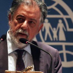 Πανούσης : Ο Βαρουφάκης παίζει στα όρια της Κοινοβουλευτικής Δημοκρατίας