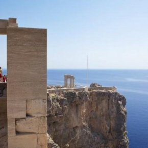 ΝΤΑΒΑΤΖΙΛΙΚΙ ΑΠΟ ΤΟΥΡΙΣΤΕΣ ΣΤΗ ΡΟΔΟ! “ΔΕΝ ΠΛΗΡΩΝΟΥΜΕ ΕΙΣΙΤΗΡΙΟ ΝΑ ΔΟΥΜΕ ΤΑ ΑΡΧΑΙΑ ΣΑΣ ΓΙΑΤΙ ΠΛΕΟΝ ΜΑΣ ΑΝΗΚΟΥΝ ΟΛΑ…ΕΣΕΙΣ ΜΑΣ&nbsp;ΧΡΩΣΤΑΤΕ!”