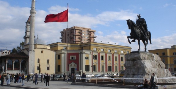 tirana-600x305