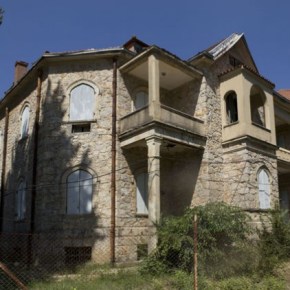 Μνημεια της πολης -Τα ανάκτορα προς&nbsp;πώληση