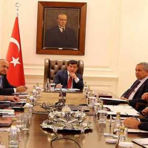 Καταδρομική επιχείρηση με στόχο τη δολοφονία του Α.Νταβούτογλου – Ένοπλοι άνοιξαν πυρ και πέταξαν χειροβομβίδες (εικόνες,&nbsp;vid)