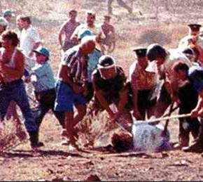 ΔΕΝ ΞΕΧΝΩ – ΤΑΣΟΣ ΙΣΑΑΚ… Όταν οι Γκρίζοι Λύκοι, με την ανοχή του ΟΗΕ, τον δολοφονούσαν εν&nbsp;ψυχρώ…