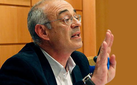 Áðü ôçí Óõíåäñßáóç ôïõ Õðïõñãéêïý Óõìâïõëßïõ óôçí Áßèïõóá Õðïõñãéêïý Óõìâïõëßïõ, óôç ÂïõëÞ, ÊõñéáêÞ 13 Ìáñôßïõ 2011.   ÁÐÅ ÌÐÅ/www.papandreou.gr/ÂÁÓÉËÇÓ ÖÉËÇÓ