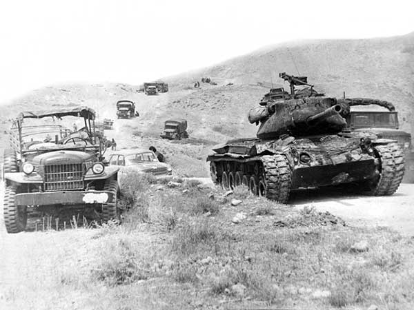 military-vehicles-on-a--600X450