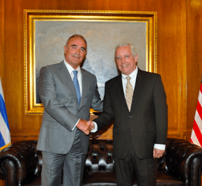 Το θρίλερ συνεχίζεται! Ο αμερικανός πρέσβης στο ΥΠΕΘΑ για τις πτήσεις των&nbsp;Ρώσων