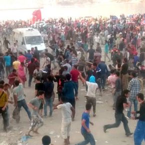 ΠΟΛΕΜΟΣ ΣΤΗ ΛΕΣΒΟ… Οι Λαθροεισβολείς σε Βίαιες Συγκρούσεις… Οι Έλληνες Εκπέμπουν&nbsp;SOS