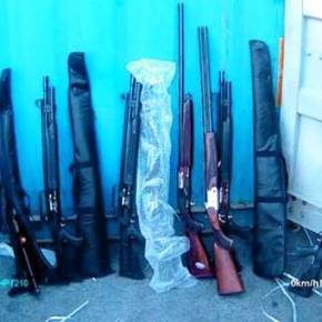 EKTAKTO: 5.000 όπλα και 500.000 σφαίρες βρέθηκαν μόνο στα δύο πρώτα κοντέινερ του «HADDAD 1» (φωτο,&nbsp;vid)