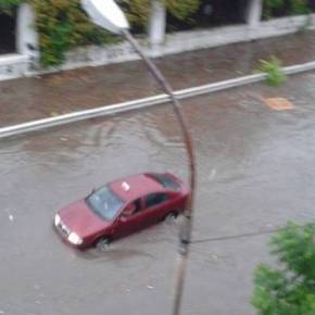 Εικόνες κατακλυσμού του Νώε σε όλη την Ελλάδα – Σφοδρές βροχές αυτή την ώρα στην Αττική&nbsp;(vid,εικόνες)