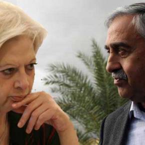 Δεν… μασάει η Θεοχάρους: «Το έγγραφο Ακιντζί δηλητηριάζει τις&nbsp;συνομιλίες…»