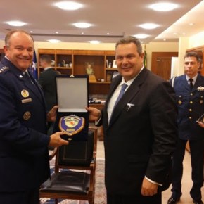 Συνάντηση ΥΕΘΑ Πάνου Καμμένου με τον Ανώτατο Στρατιωτικό Διοικητή του ΝΑΤΟ στην Ευρώπη (SACEUR) Πτέραρχο Philip Breedlove&nbsp;Φωτογραφίες