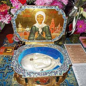 Συγκολονίζει η όσια Ματρώνα, η αόμματη της Ρωσίας: «Δαιμονικό σχέδιο έχει μπει σε δράση, ο λαός είναι υπνωτισμένος και θα λυγίσει χωρίς&nbsp;πόλεμο»!!!