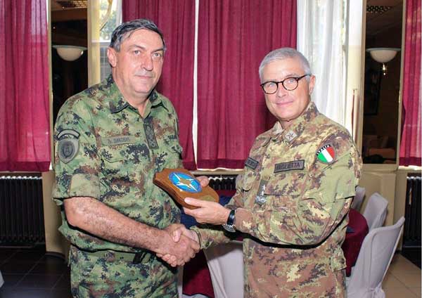 1_comkfor-in-srb-21--600X424