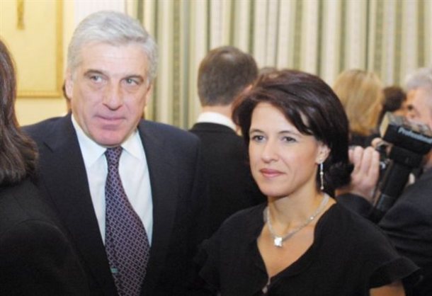 DCC2A84B3525558A38B5230D5358321F