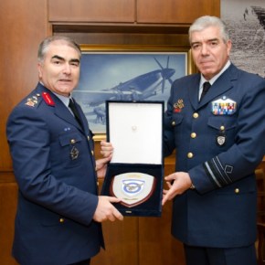 Συνάντηση αντιπάλων στο ΓΕΑ! Ο Τούρκος Αρχηγός Αεροπορικών Δυνάμεων στον&nbsp;Α/ΓΕΑ!