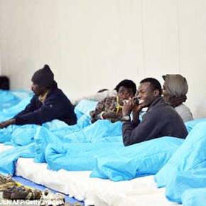 ΣΟΚ! Υποχρεώνουν μαθητές να φτιάχνουν τα κρεβάτια και να καθαρίζουν τους&nbsp;λαθρομετανάστες