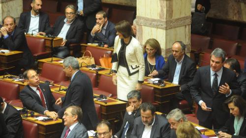 i-bouli-perimene-miamisi-wra-ton-olant_w_l