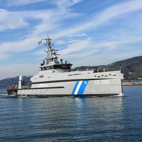 To περιπολικό ανοιχτής θάλασσης -090- στον&nbsp;Πειραιά