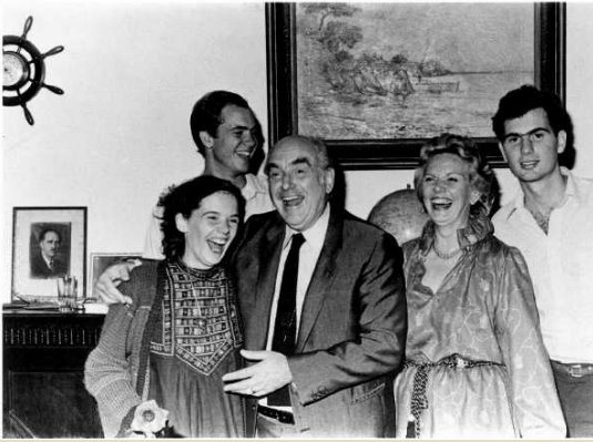 ceb7-cebfceb9cebacebfceb3ceadcebdceb5ceb9ceb1-cf80ceb1cf80ceb1cebdceb4cf81ceadcebfcf85-cebcceb5cf84ceac-cf84ceb9cf82-ceb5cebacebbcebf