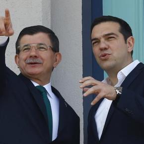 Τσίπρας σε Νταβούτογλου: Ευτυχώς οι πιλότοι μας δεν είναι τόσο νευρικοί Με ιδιαίτερα αιχμηρό τρόπο, ο Αλέξης Τσίπρας «κάρφωσε» τον τούρκο ομόλογό του Αχμετ Νταβούτογλου κατά τη διάρκεια της Συνόδου Κορυφής&nbsp;ΕΕ-Τουρκίας.