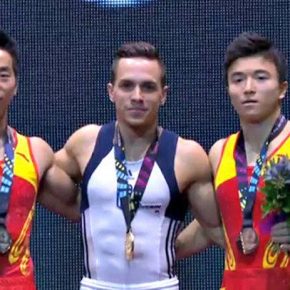 Δείτε το βίντεο της απονομής στο “ΧΡΥΣΟ Αγόρι” Λευτέρη Πετρούνια – Ακούστηκε στα πέρατα της γης ο εθνικός μας&nbsp;ύμνος…