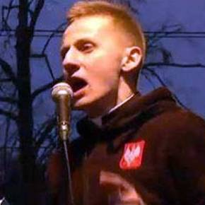 Πολωνία: Ένας νεαρός ιερέας δονεί τις καρδιές των εθνικιστών&nbsp;(Βίντεο)